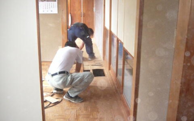 廊下広縁の床の張替工事です。今回は無垢にこだわりました。浜松市東区