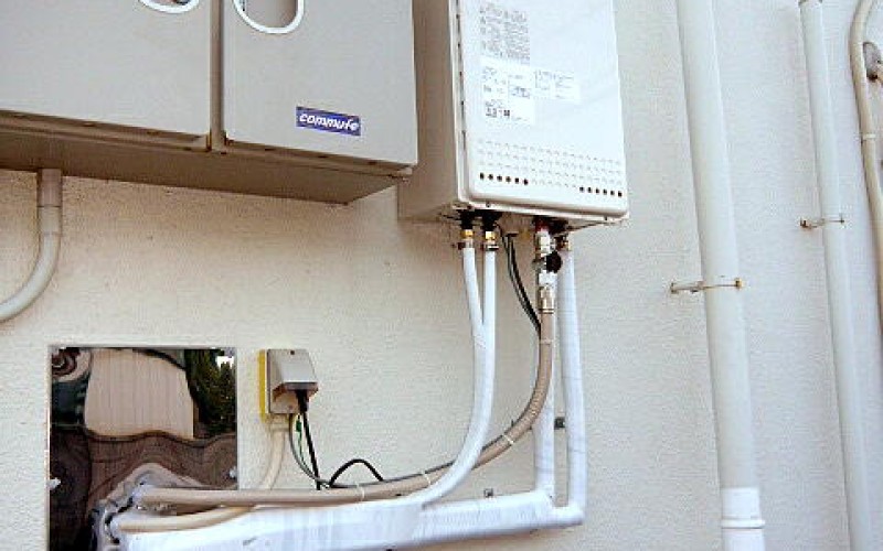 特殊な給湯器の交換、施工事例です。浜松の安心価格の給湯器選びなら！