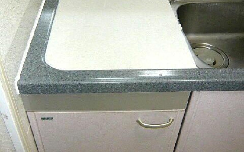 キッチンに組み込まれている食洗機の撤去したあと、こんな商品があるんですね。