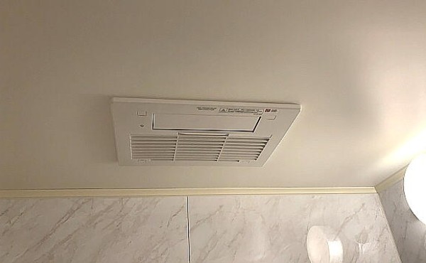 浴室暖房換気扇の取替交換工事を施工させていただきました。のサムネイル