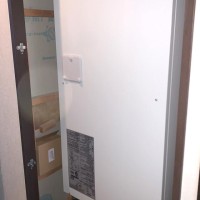 マンションの室内の電気温水器の取替施工事例です。